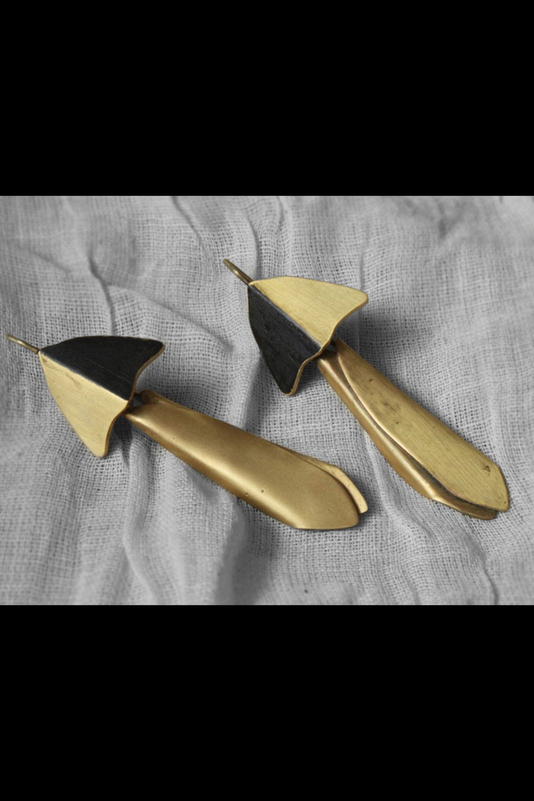 deadleafmantis | earrings_bilateral