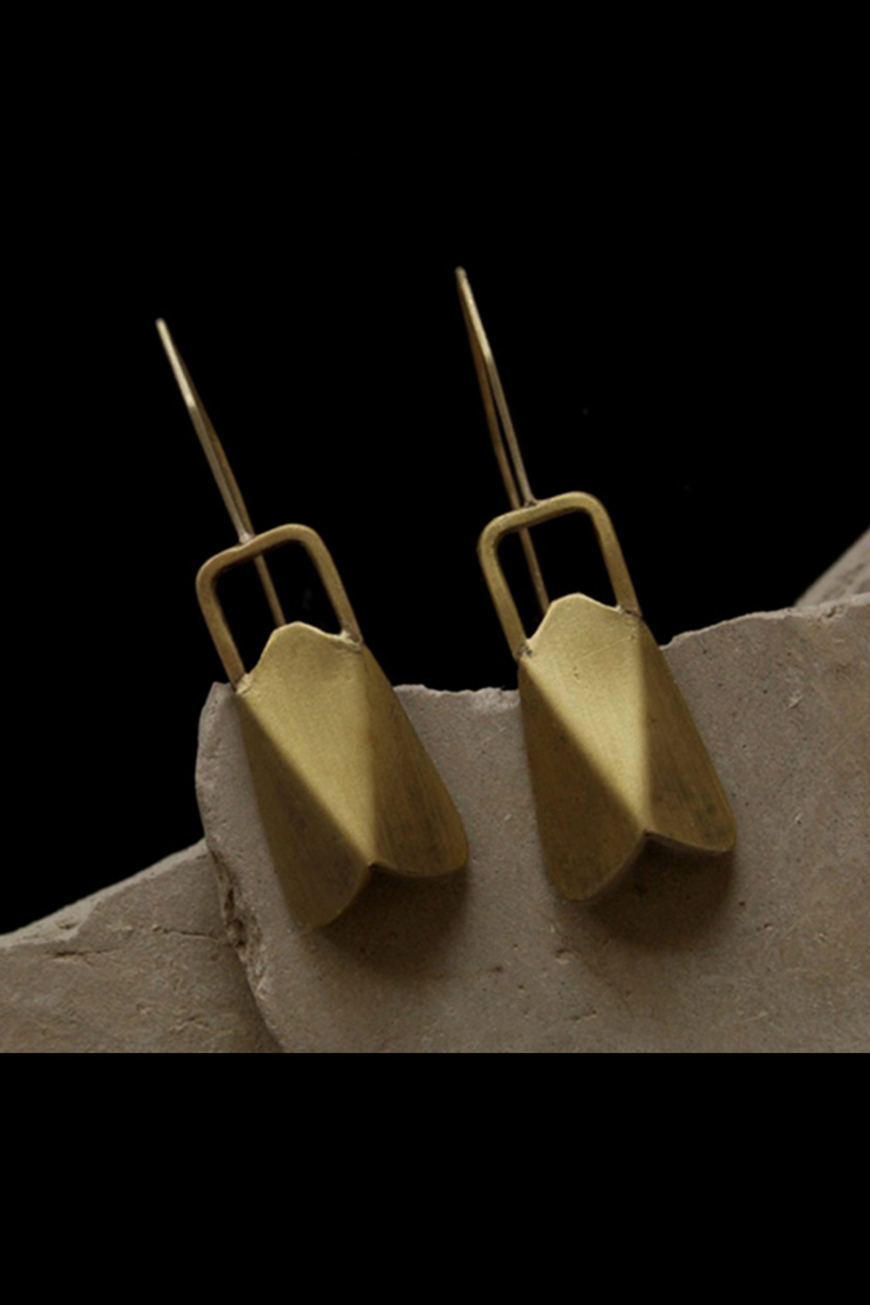 ghostmoth | earrings_plain