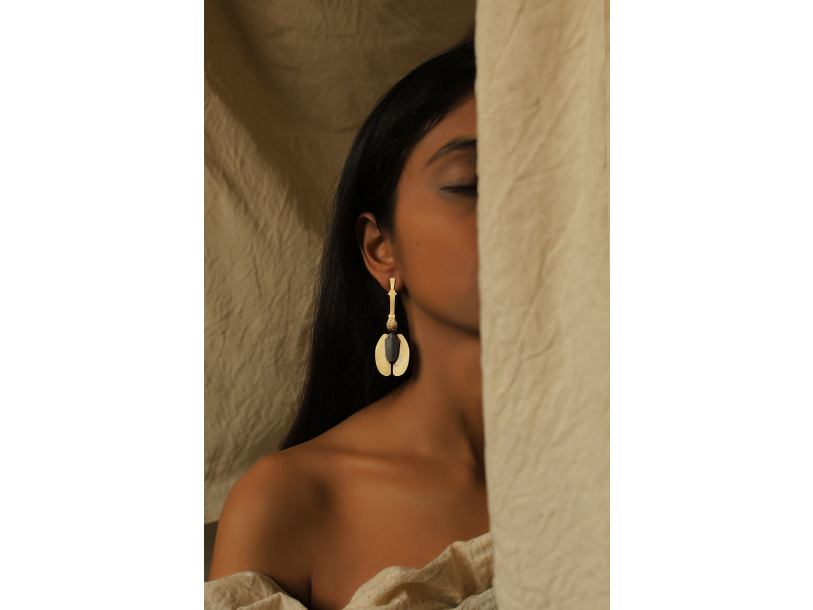 violinbeetle | earrings_black - Image 2