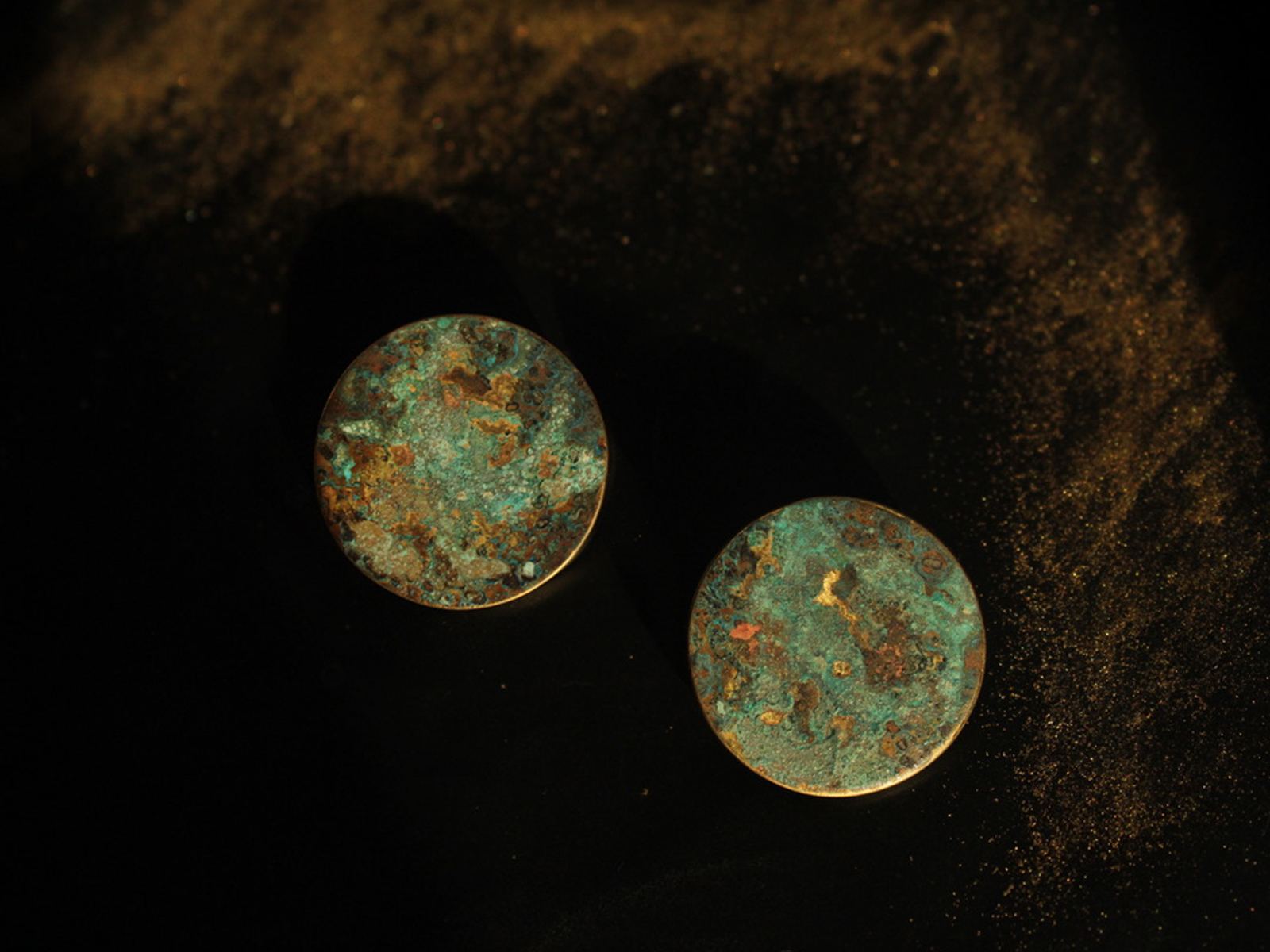 Luyten b 1.2_ studs - Image 3