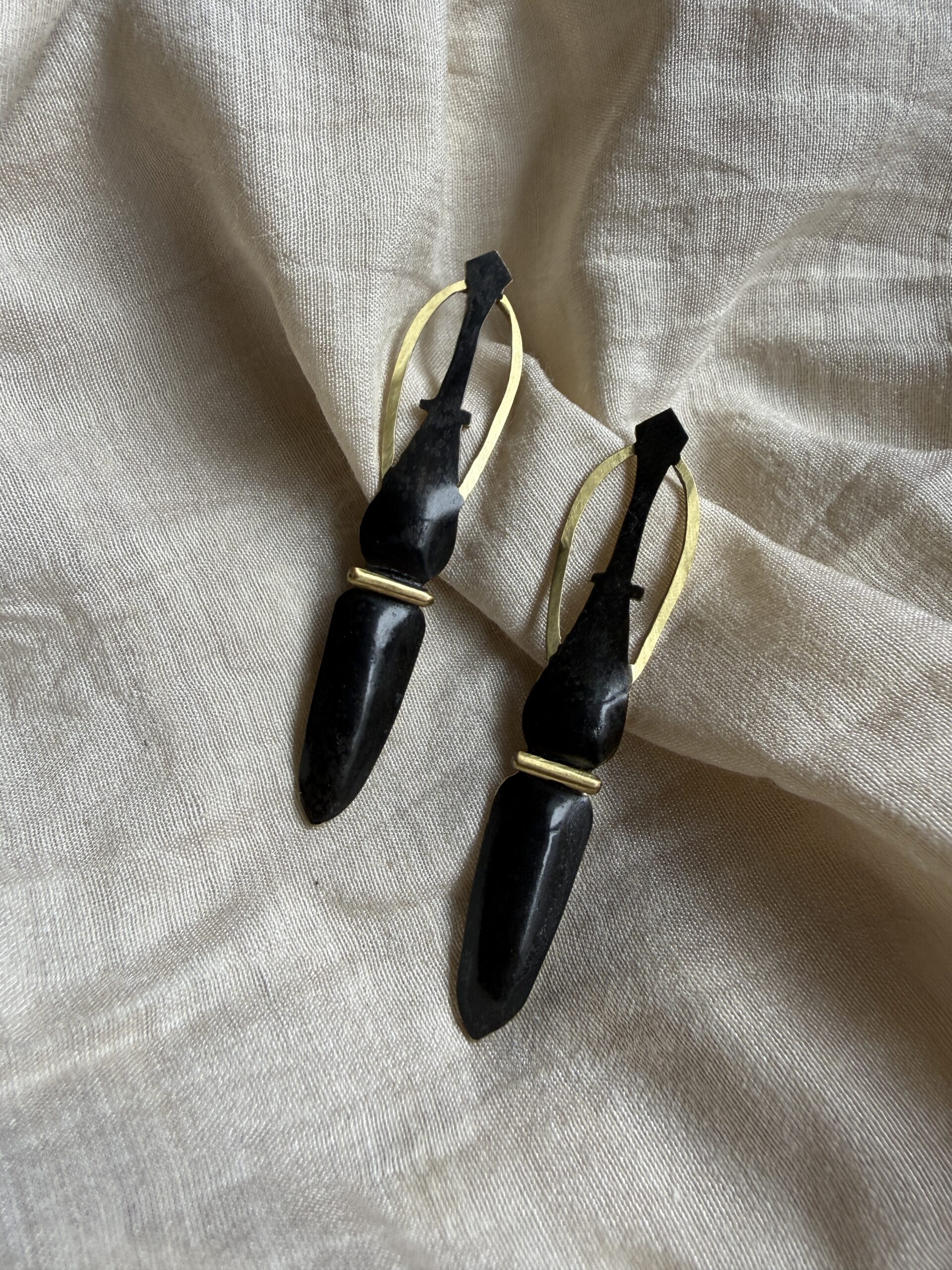 giantweevil | earrings_black - Image 2