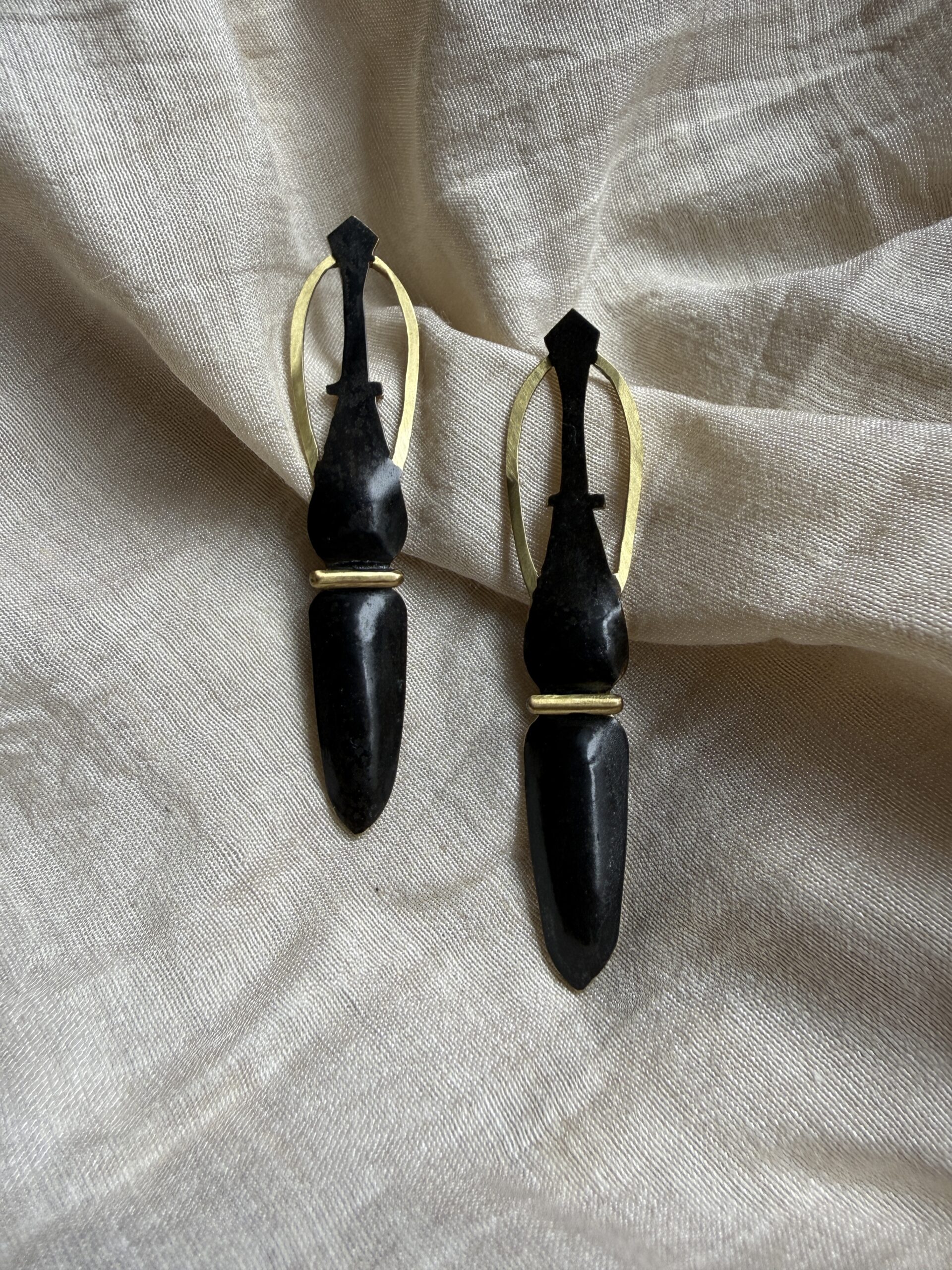 giantweevil | earrings_black