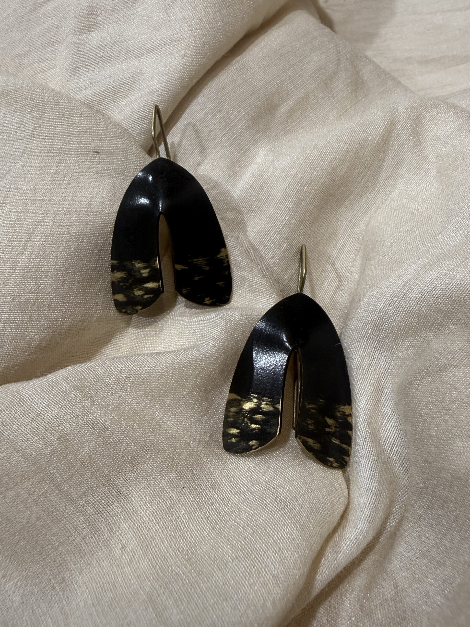 noctuidmoth | earrings black 2